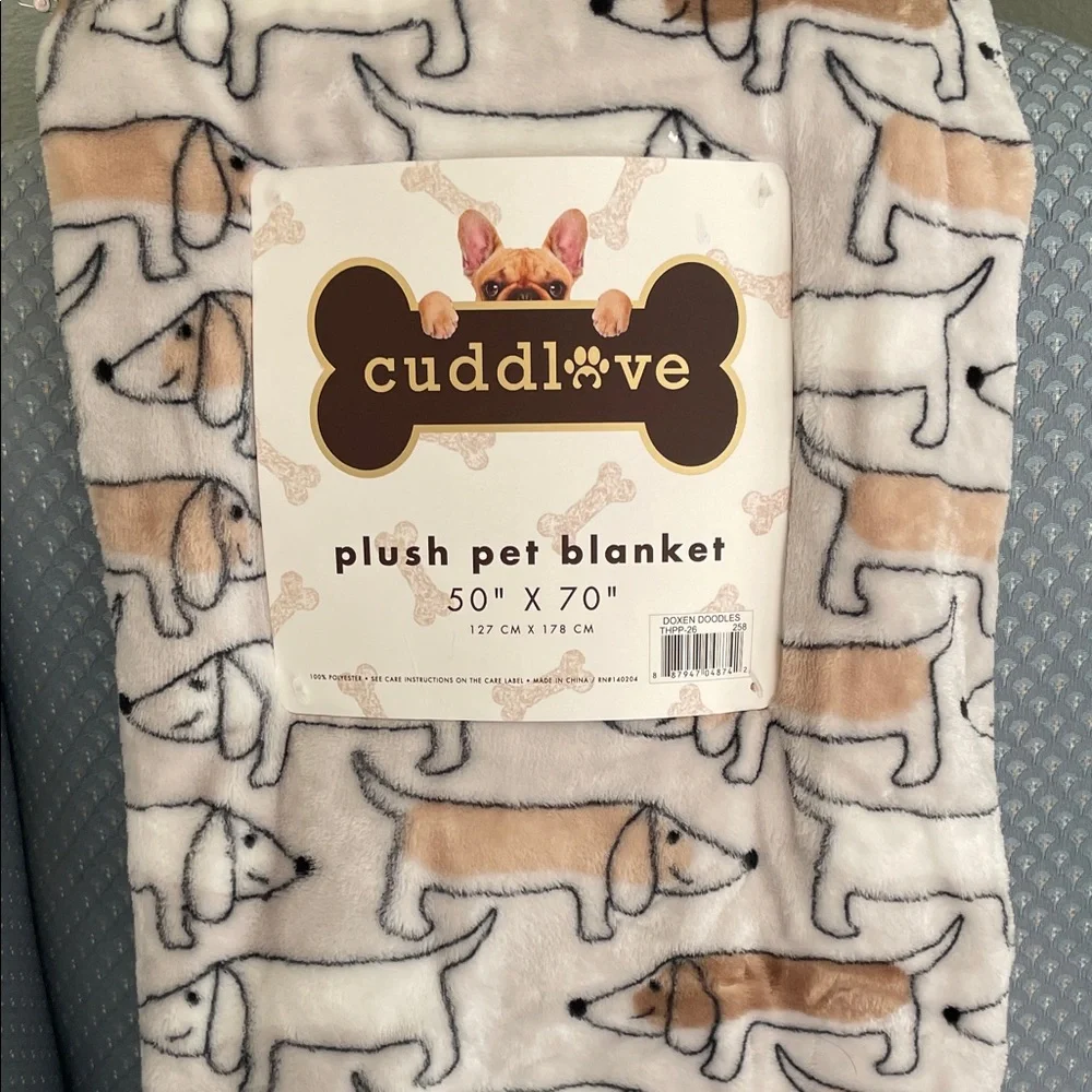 Cuddlove Dachshund Print Plush throw blanket Blanket